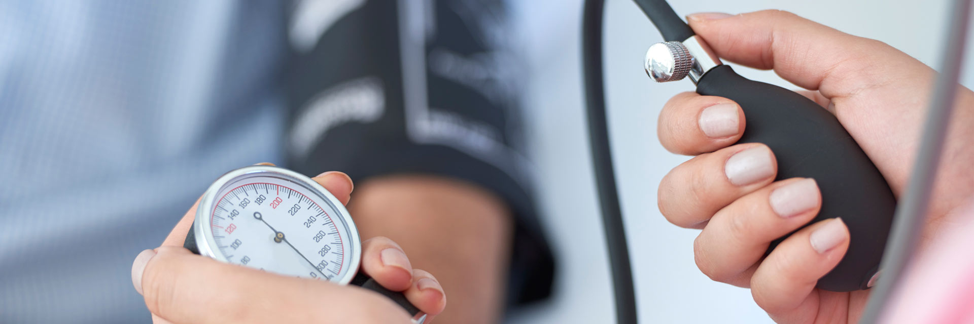 Uno de los factores a tener en cuenta en el cuidado de la salud de nuestro corazón es la presión arterial.