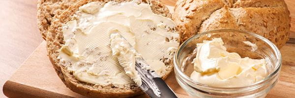 La mezcla de los aceites vegetales Flora contienen de manera natural grasas poliinsaturadas, Omega 3 y Omega 6, que contribuyen a mantener un nivel normal.