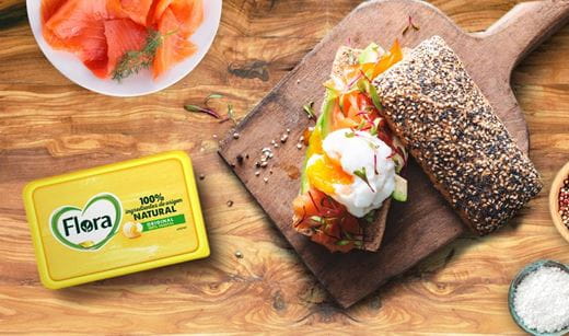 recipe image Tostada de salmón ahumado con huevo poché