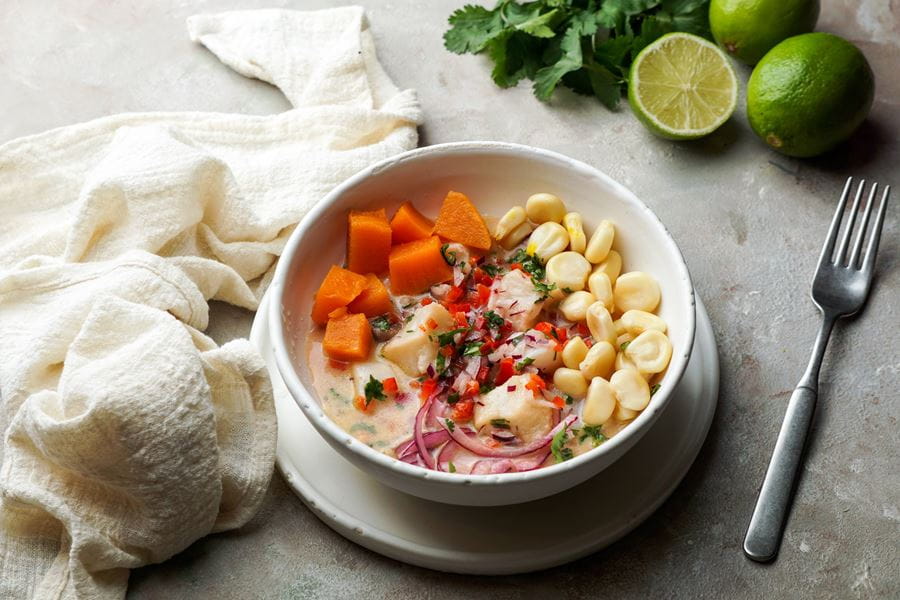 recipe image Receta Ceviche con tostaditas y margarina de hierbas