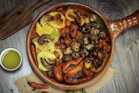 recipe image Receta Patatas asadas con verduras y champiñones